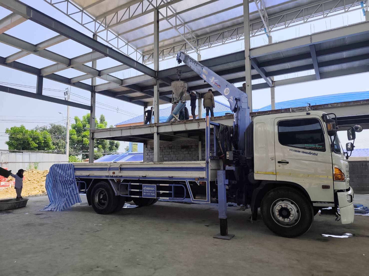 ยกวัสดุก่อสร้าง